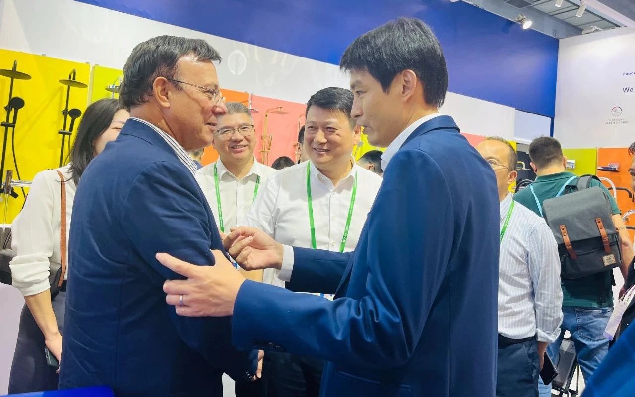 康意潔具閃耀2024年秋季廣交會，吸引了眾多國內外客商的關注和贊譽5.jpg